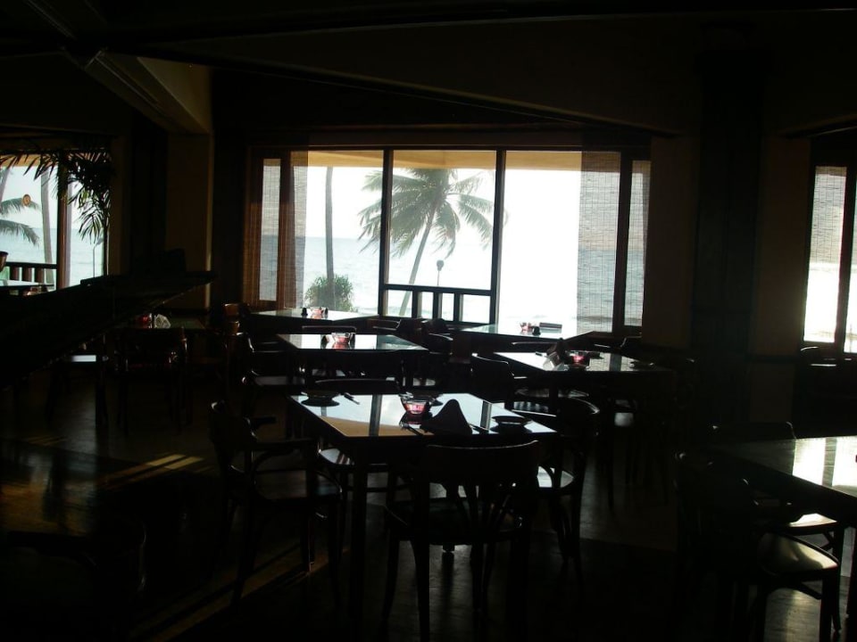 Nieczynna jeszcze restauracja Tangerine Beach Hotel