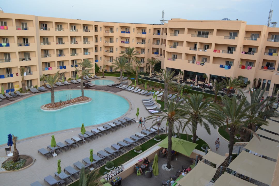 Blick von Zimmer 5389 auf Pool Hotel Rosa Beach