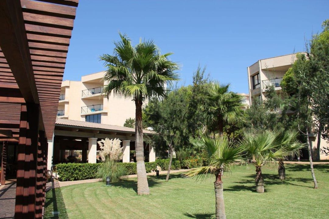 Restaurant außen, im Hintergrund Haus C Protur Turo Pins Hotel