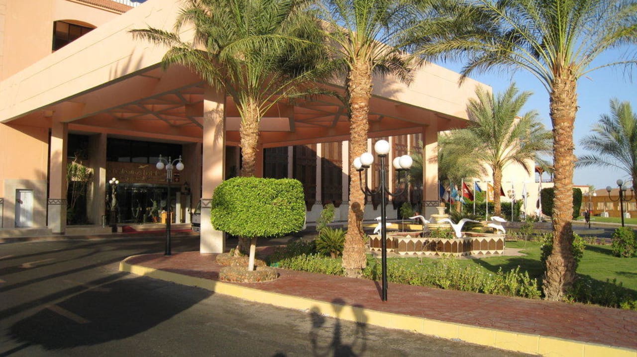 Eingang zum Hotel Beach Albatros Resort