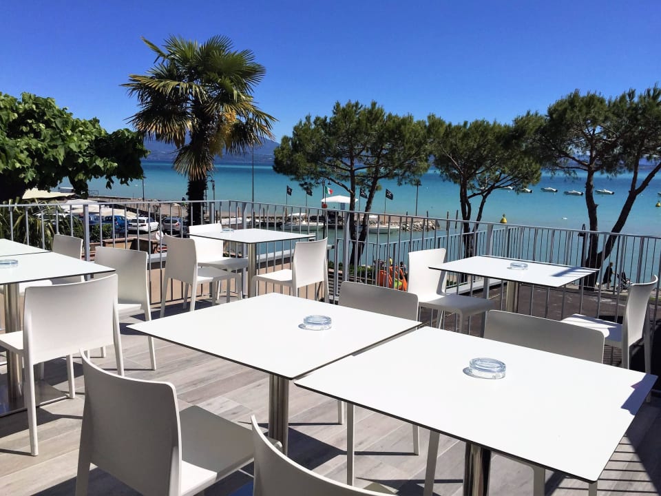 Terrace / breakfast terrace Hotel Ca' Serena