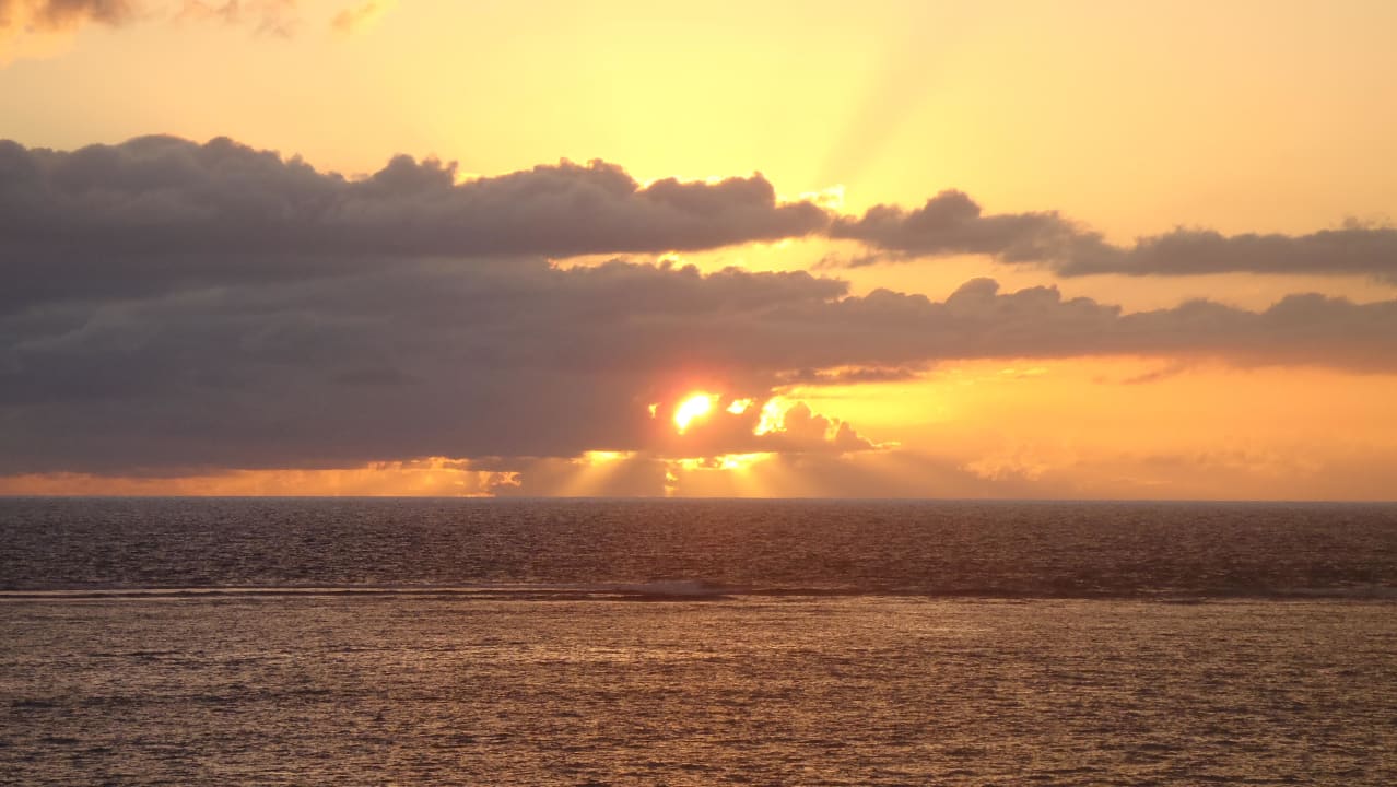 Sonnenuntergang Pearle Beach Resort & Spa