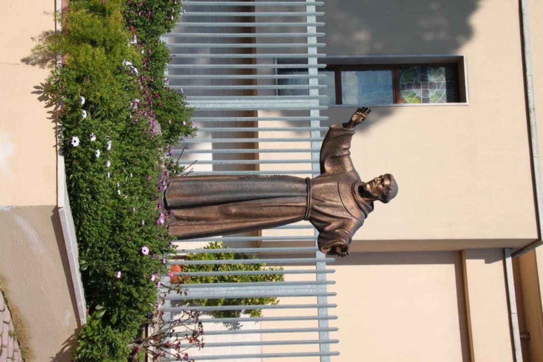 Statue im Garten/Hof Occidental Aurelia