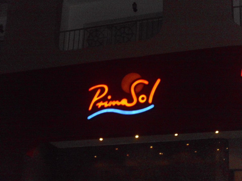 Eingang Straßenseite Titanic Resort & Aqua Park