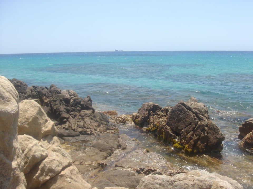 Opět skály v moři Hotel New Barcavela