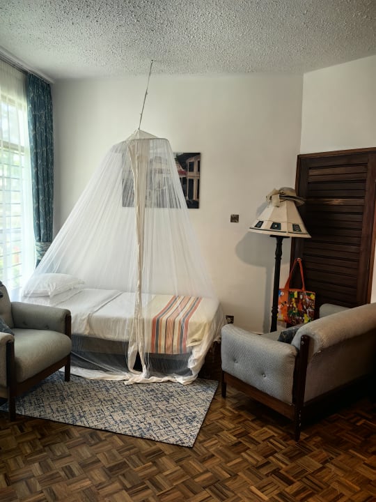 Zimmer Travellers Beach Hotel & Club