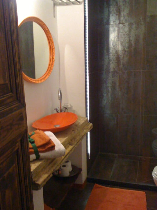 Il bagno e la cura nei dettagli B&B Le Finestre di Luz