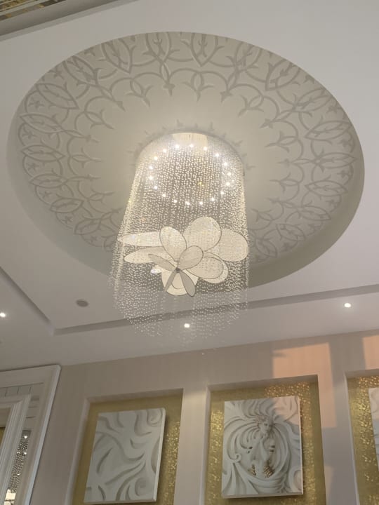 Lobby Azura Deluxe Resort & Spa Hotel