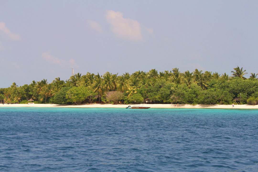 Ankunft mit dem Boot NH Collection Maldives Reethi Resort