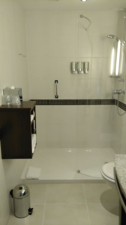 Zimmer Hampton by Hilton Berlin City West