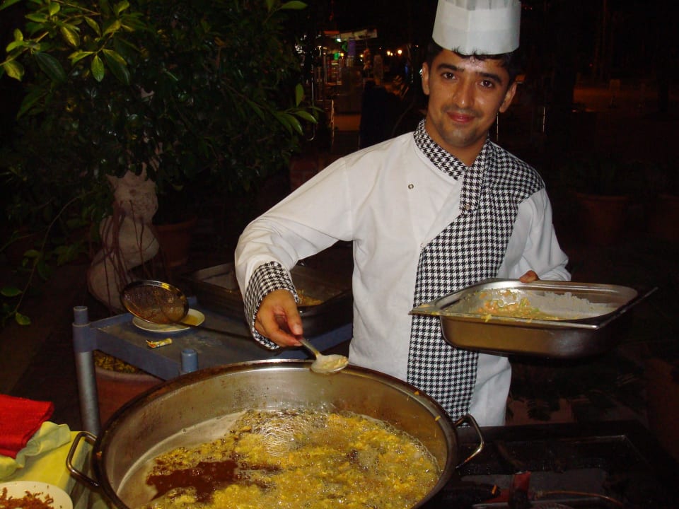 The cook in action Hotel Kleopatra Ada Beach