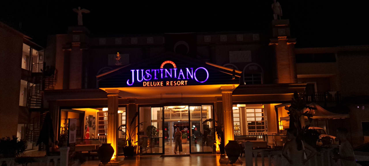 Außenansicht Justiniano Deluxe Resort