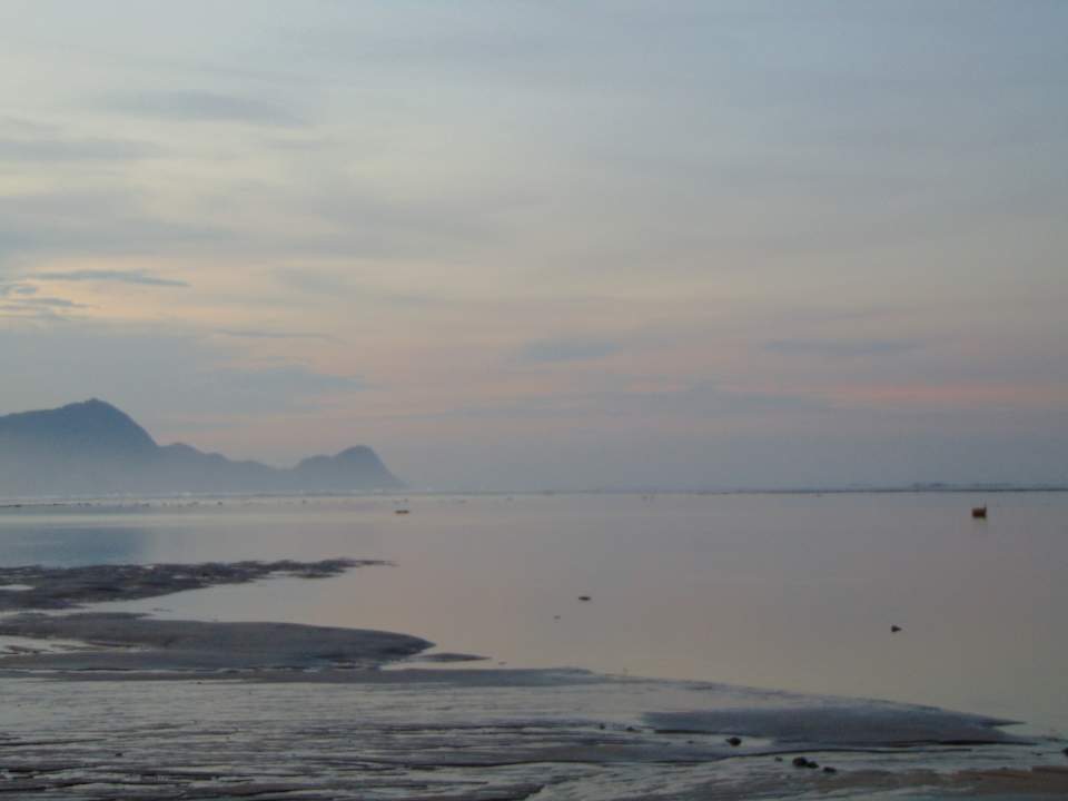 Strand Amber Lombok Beach Resort