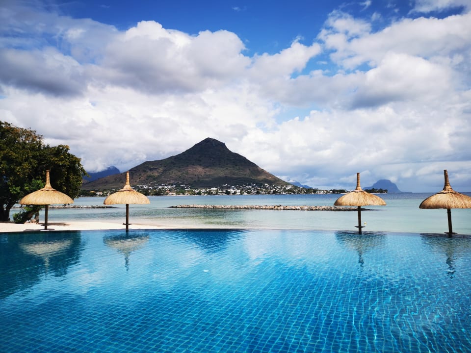 Pool Sands Suites Resort & Spa