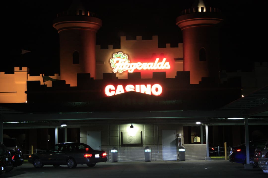 Zufahrt zum Casino Fitz Hotel and Casino