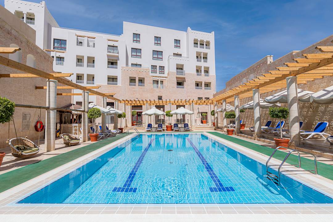 Pool Mövenpick Resort Petra