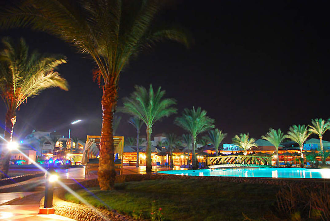 Widok nocą Pickalbatros Aqua Vista Resort - Hurghada