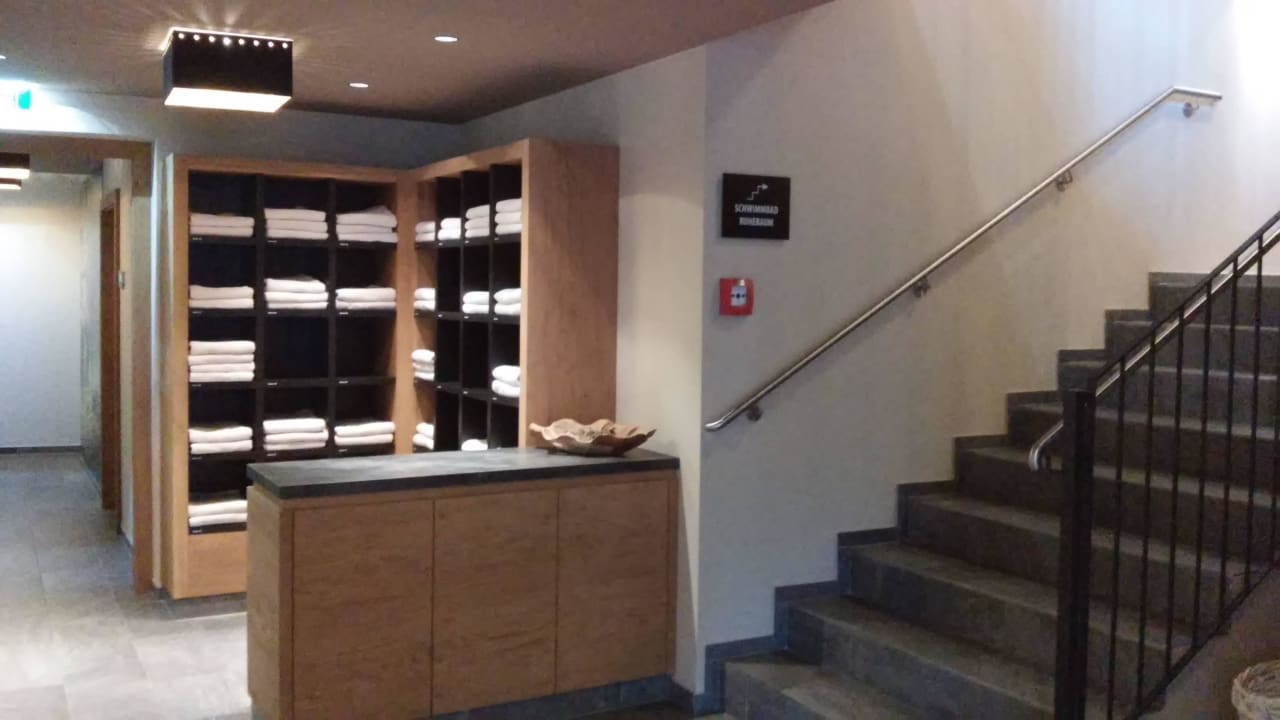 Aufgang zum Naßbereich und Ruheraum. Das Kaltenbach Aparthotel