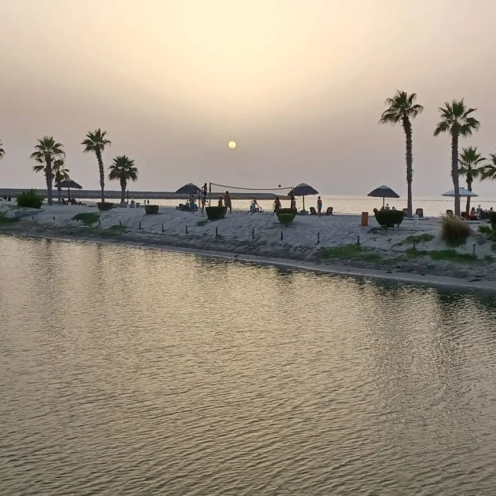 Strand The Cove Rotana Resort