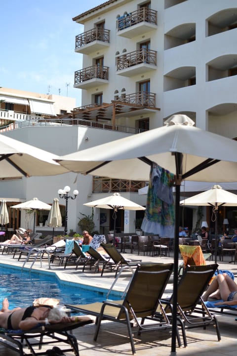 Hauptpool Hotel Theartemis Palace