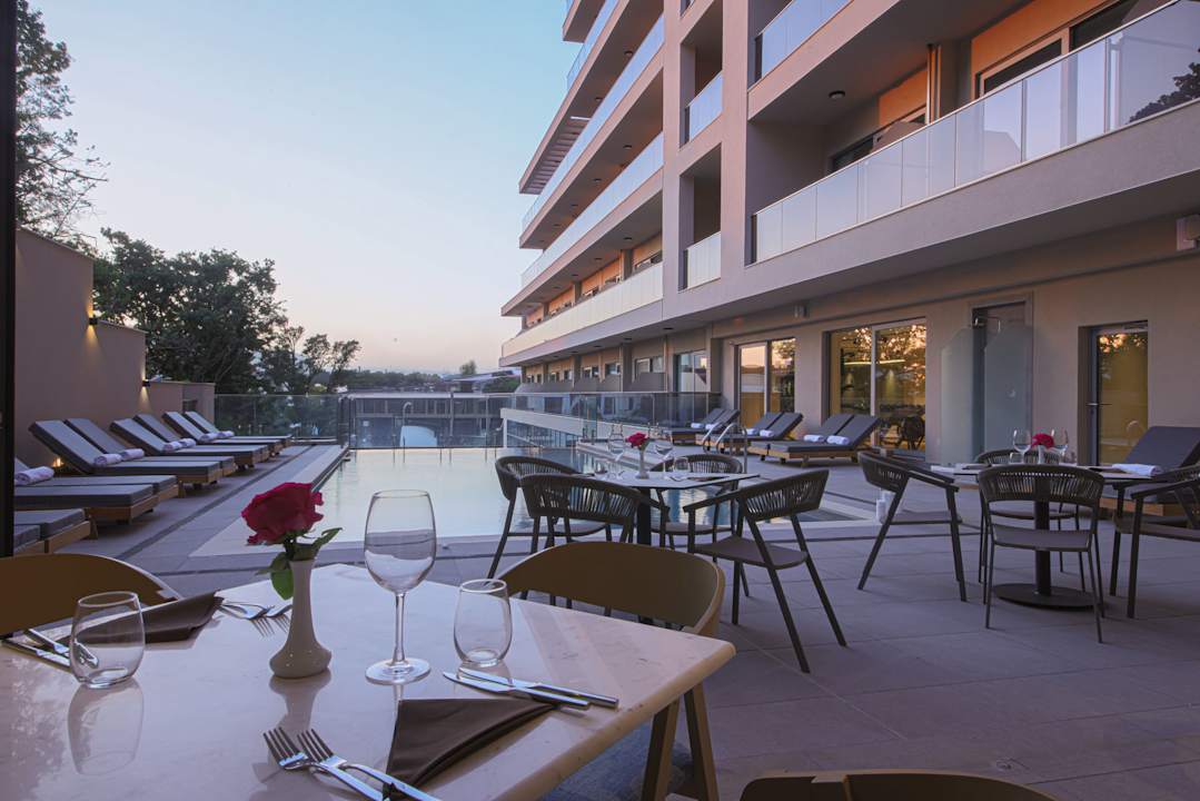 Pool Poseidon Beach Resort - a NEW 5-Star Experience, PREMIUM ALL INCLUSIVE, EV Station