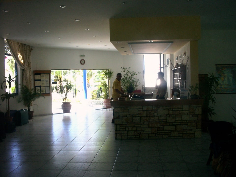 Eingang mit Rezeption Hotel Esperia