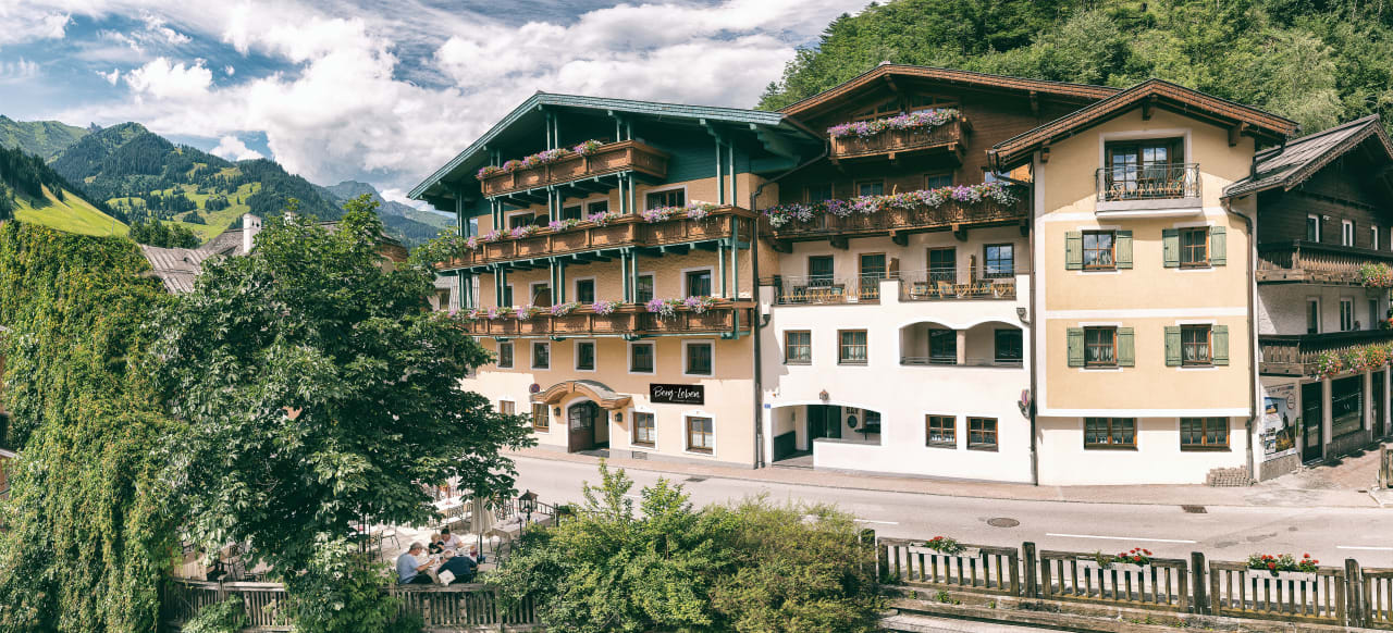 Außenansicht Berg-Leben