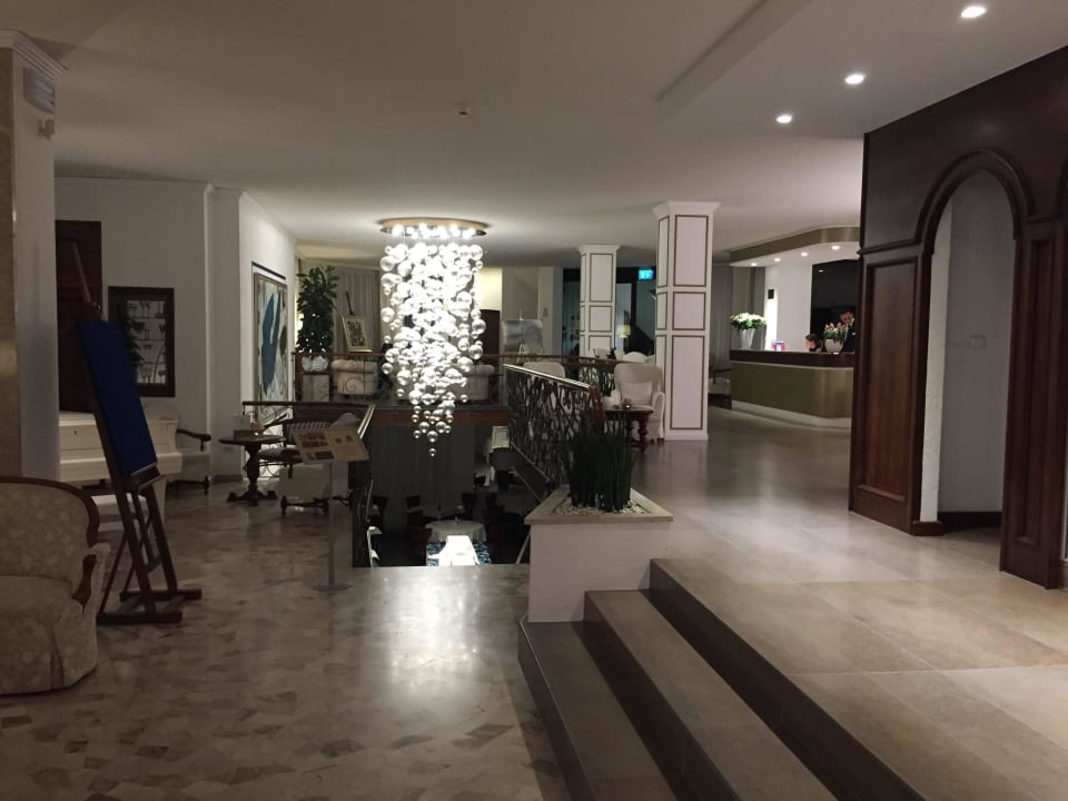 Lobby Hotel Byron Bellavista