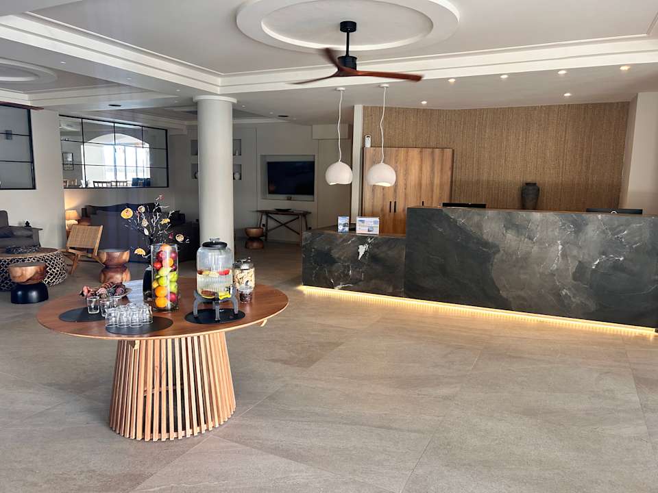Lobby Neptuno Beach