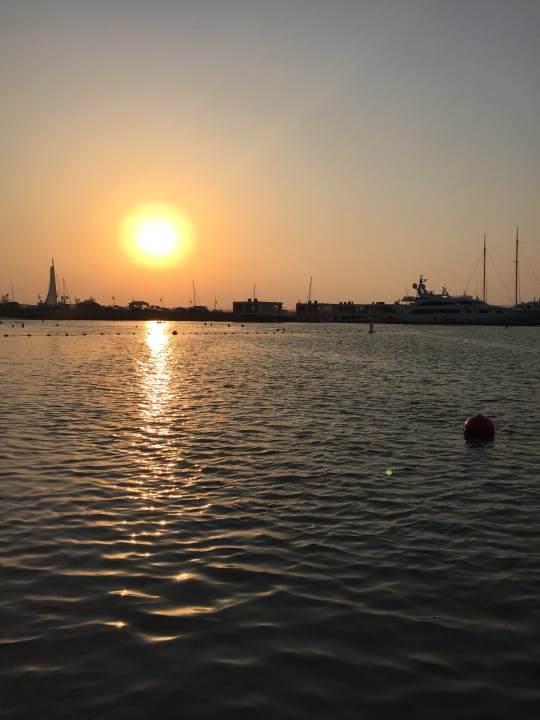 Ausblick Le Meridien Mina Seyahi Beach Resort & Waterpark