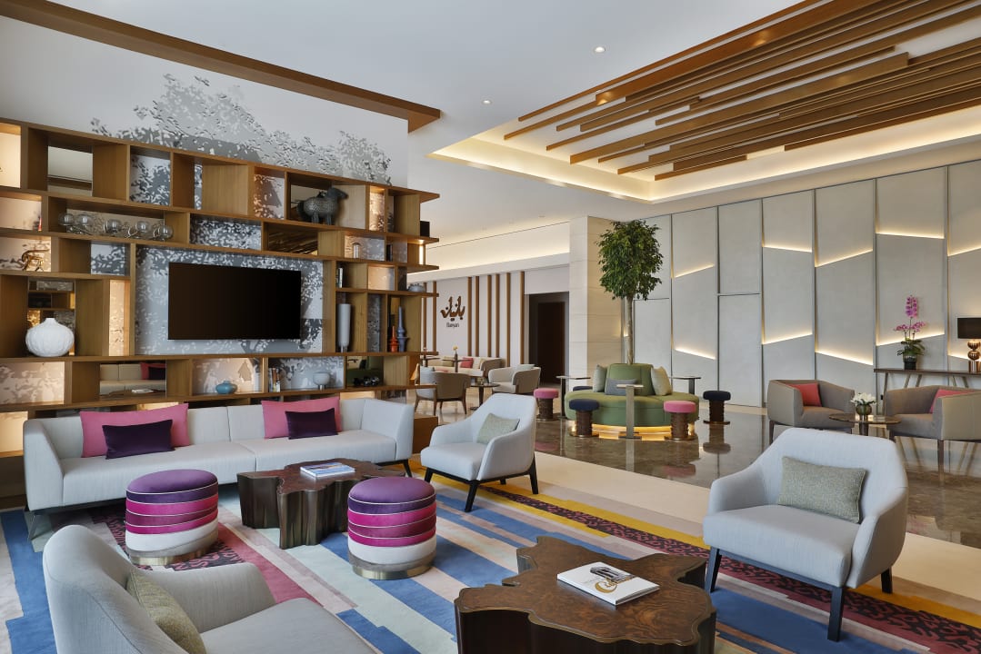 Lobby DoubleTree by Hilton Sharjah Waterfront Hotel & Residences