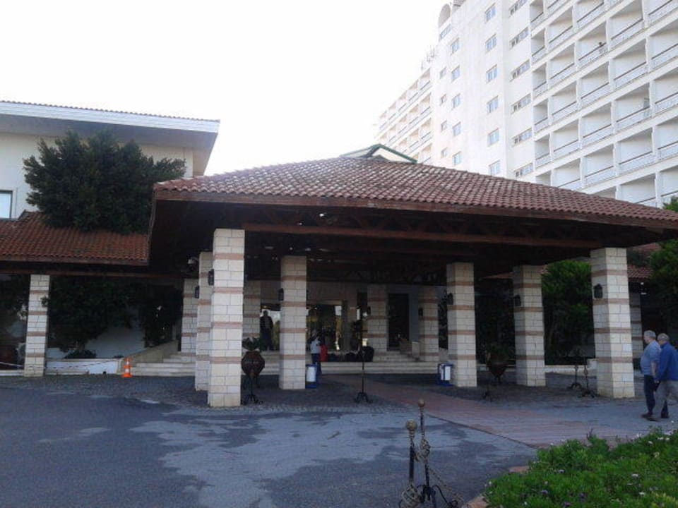 Haupteingang Salamis Bay Conti Resort Hotel & Casino