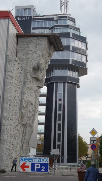 Außenansicht aquaTurm Hotel