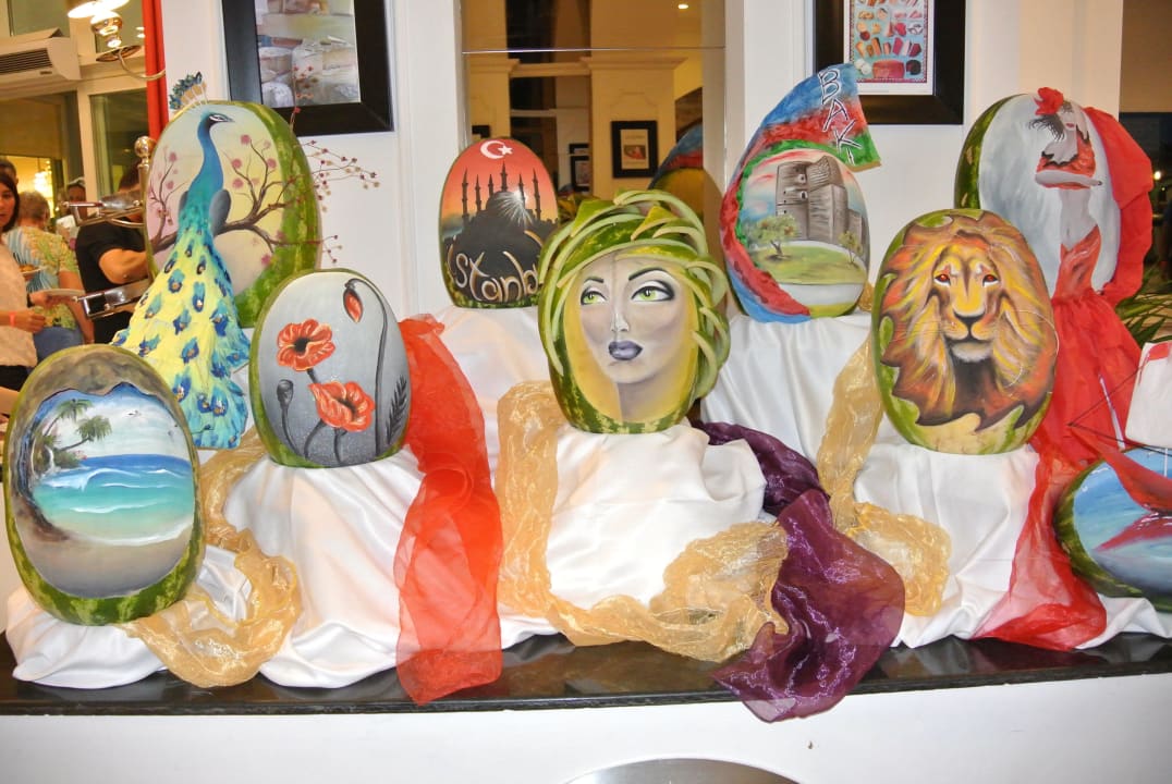 Melonenkunst Hotel Delphin Imperial