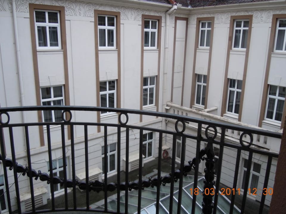 Sicht in den Innenhof vom Zimmer aus Le Méridien Grand Hotel Nürnberg
