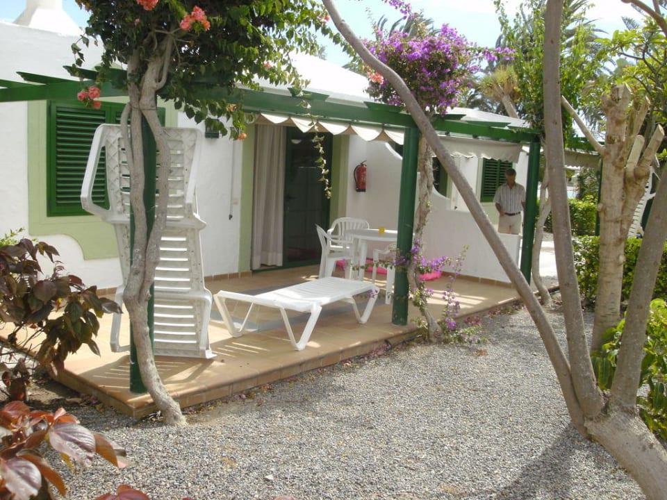 Bungalow 93 Terrasse und Eingang Bungalows Cordial Sandy Golf