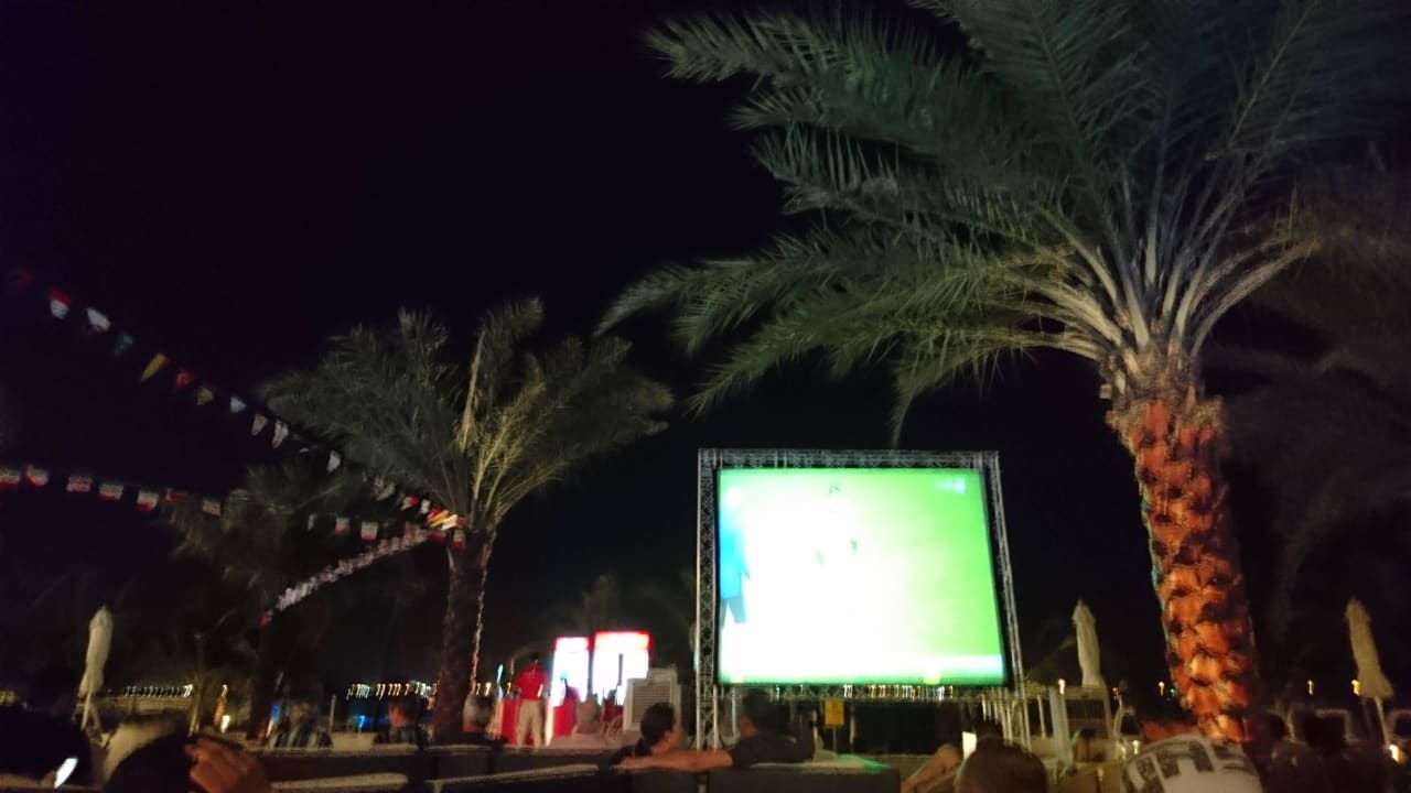 Public Viewing am Pool zur EM DoubleTree by Hilton Resort & Spa Marjan Island