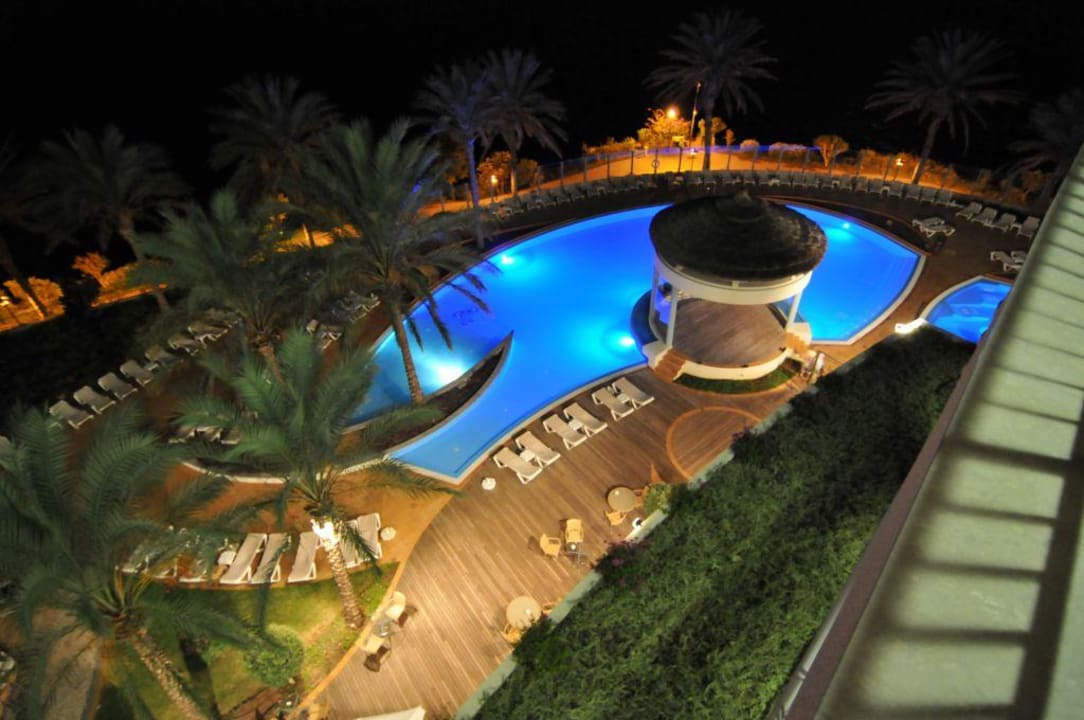 Pool bei Nacht Pestana Grand Ocean Resort