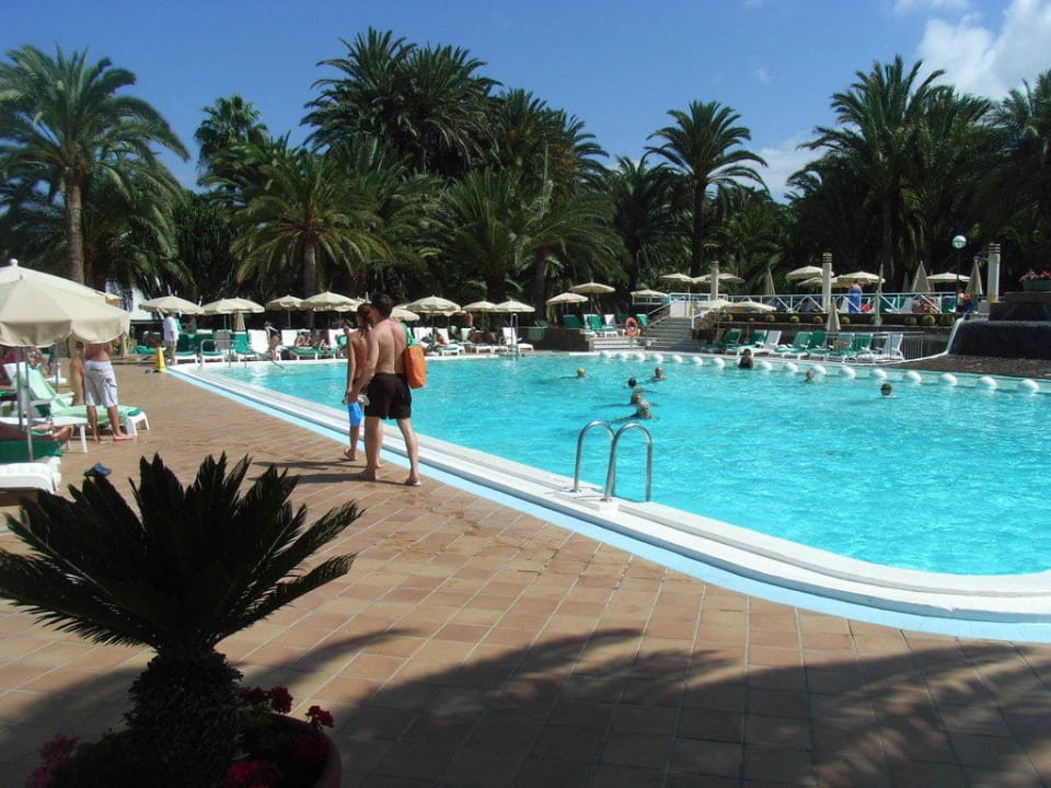 Grosser Pool Hotel Riu Palace Oasis