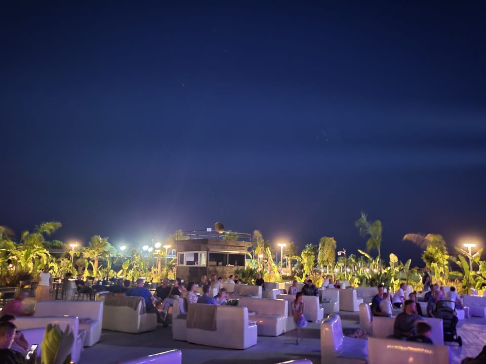 Gartenanlage Jacaranda Luxury Resort