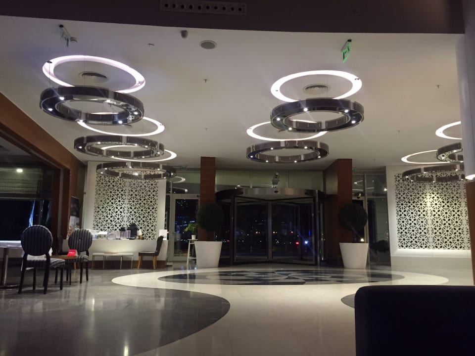 Lobby Gold Island Selected