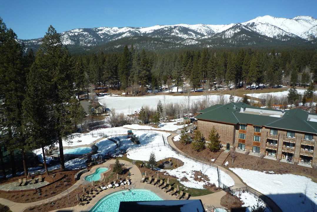 Pool und Berge Hotel Hyatt Regency Lake Tahoe Resort, Spa and Casino