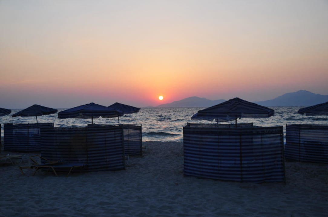 Strand am Abend Sandy Beach Hotel & Family Suites