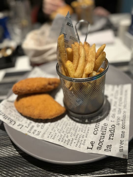 Gastro Rose Rayhaan by Rotana