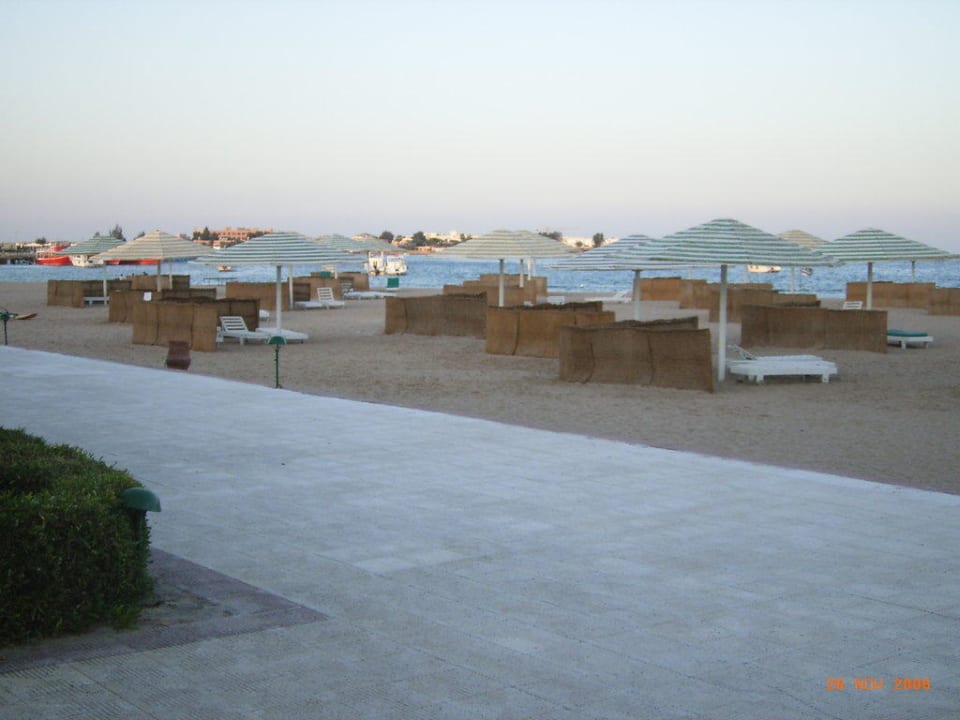 Strand Menaville Safaga