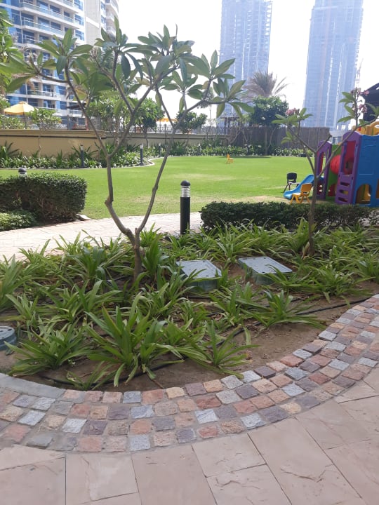 Gartenanlage Ramada Hotel and Suites by Wyndham Dubai JBR