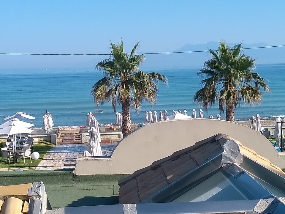 Ausblick Acharavi Beach Hotel