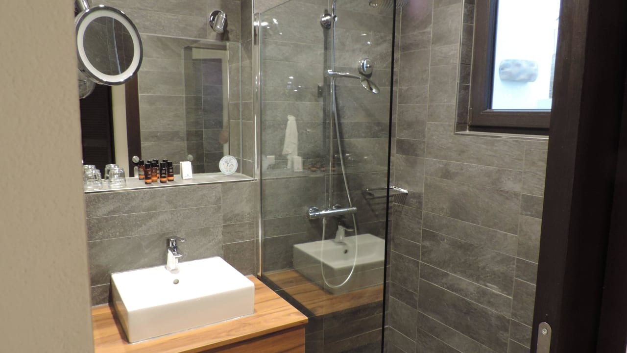 Modernes, funktionelles bad Tropical Islands Resort