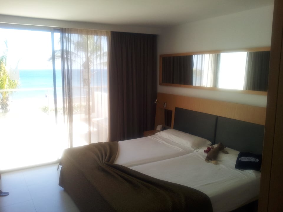 Vom Bett aus konnte man das Meer sehen R2 Bahía Playa Design Hotel & Spa - Adults Only