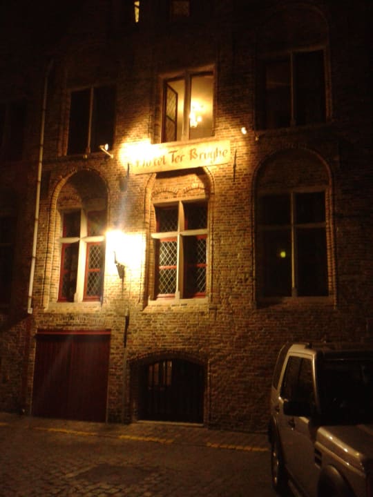 Außenansicht bei Nacht Hotel Ter Brughe